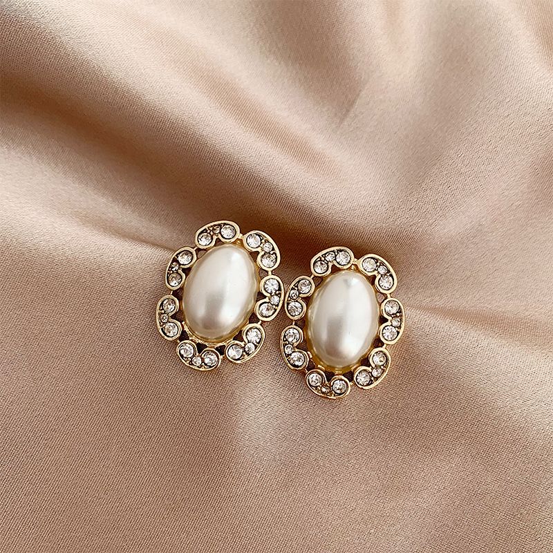 Wholesale Jewelry Classical Retro Sweet Oval Alloy Zircon Gold Plated Plating Inlay Ear Studs