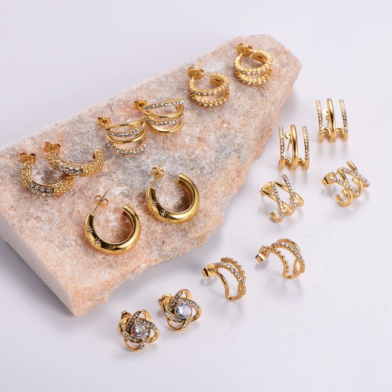 1 Par Estilo Simple Color Sólido Enchapado Embutido Acero Inoxidable 304 Diamantes De Imitación Chapados en oro de 18k Pendientes