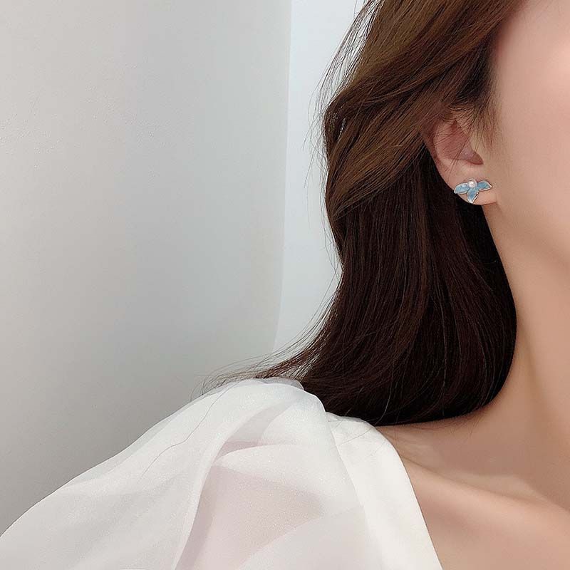 1 Pair Elegant Lady Flower Alloy Gold Plated Ear Studs
