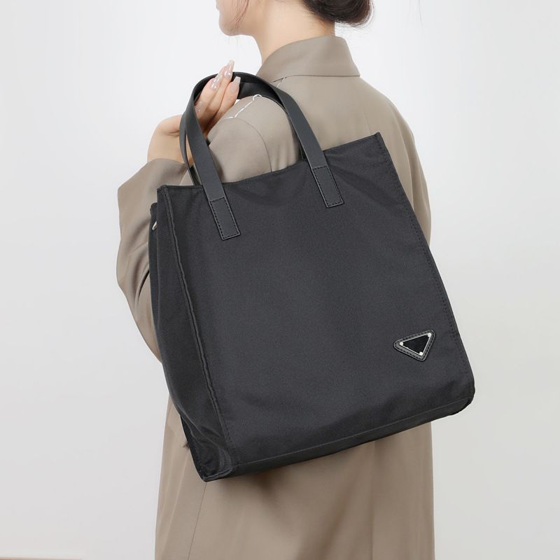 Women's Oxford Cloth Solid Color Streetwear Square Zipper Handbag