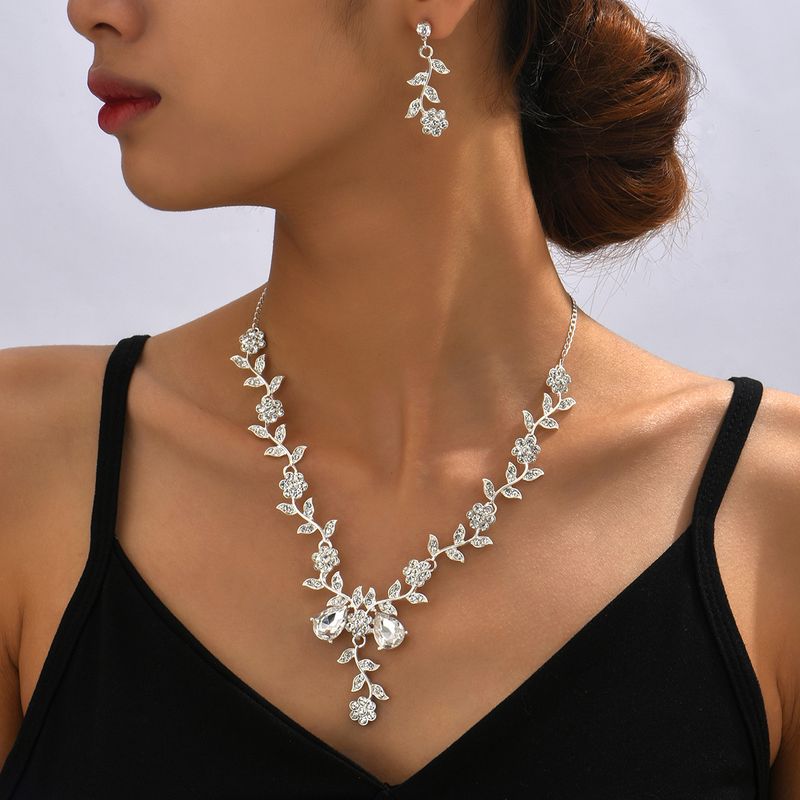 Simple Style Solid Color Alloy Inlay Rhinestones Women's Jewelry Set