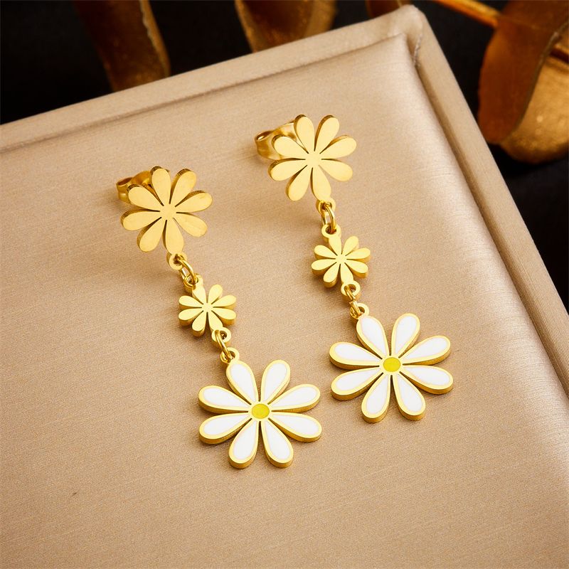 1 Pair Vintage Style Flower Plating 304 Stainless Steel No Inlaid 18K Gold Plated Drop Earrings