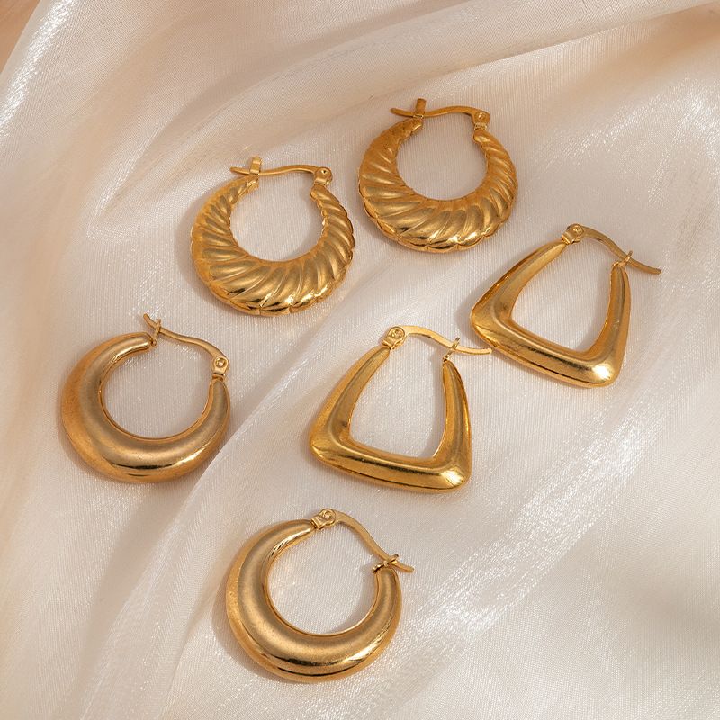 1 Paar Einfacher Stil Pendeln Einfarbig Überzug Rostfreier Stahl Vergoldet Ohrringe