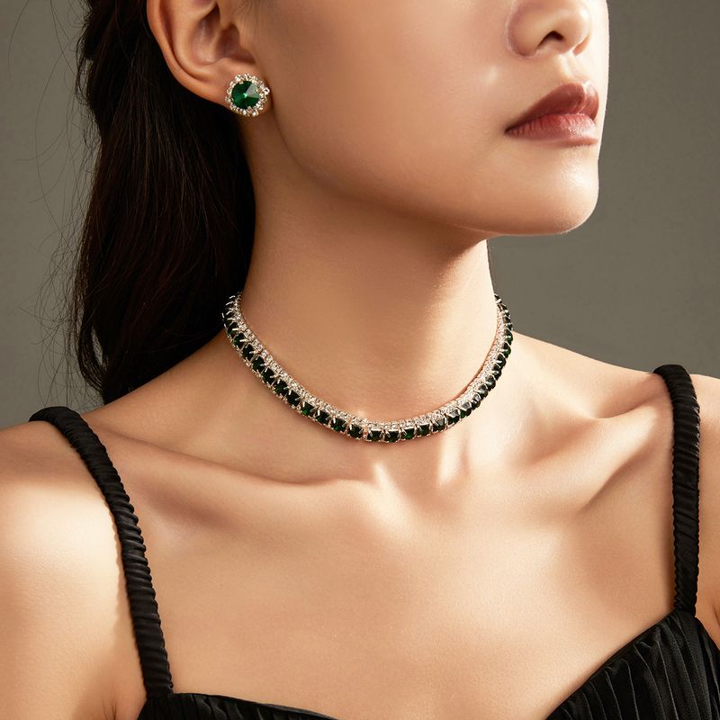 Elegante Glamour Lujoso Geométrico Aleación Embutido Diamantes De Imitación Mujeres Aretes Collar