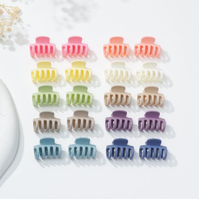 Women's Simple Style Colorful Plastic Hollow Out Hair Claws
