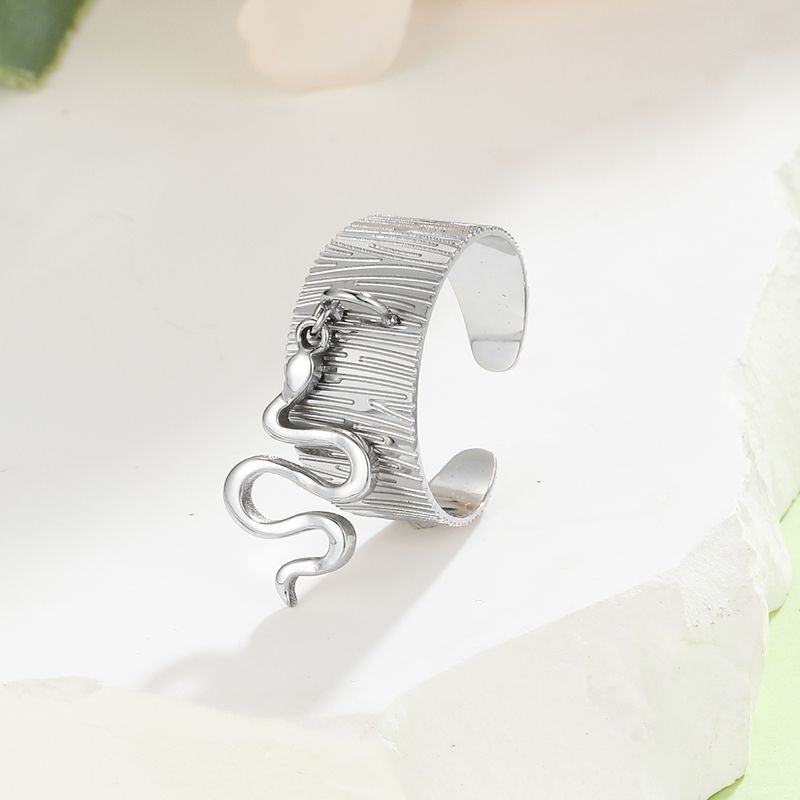 304 Stainless Steel Classic Style Solid Color Charm Rings