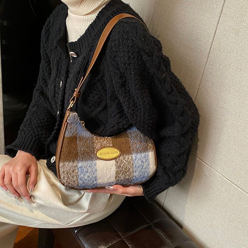 Women's Woolen Plaid Basic Vintage Style Sewing Thread Dumpling Shape Zipper Shoulder Bag Underarm Bag