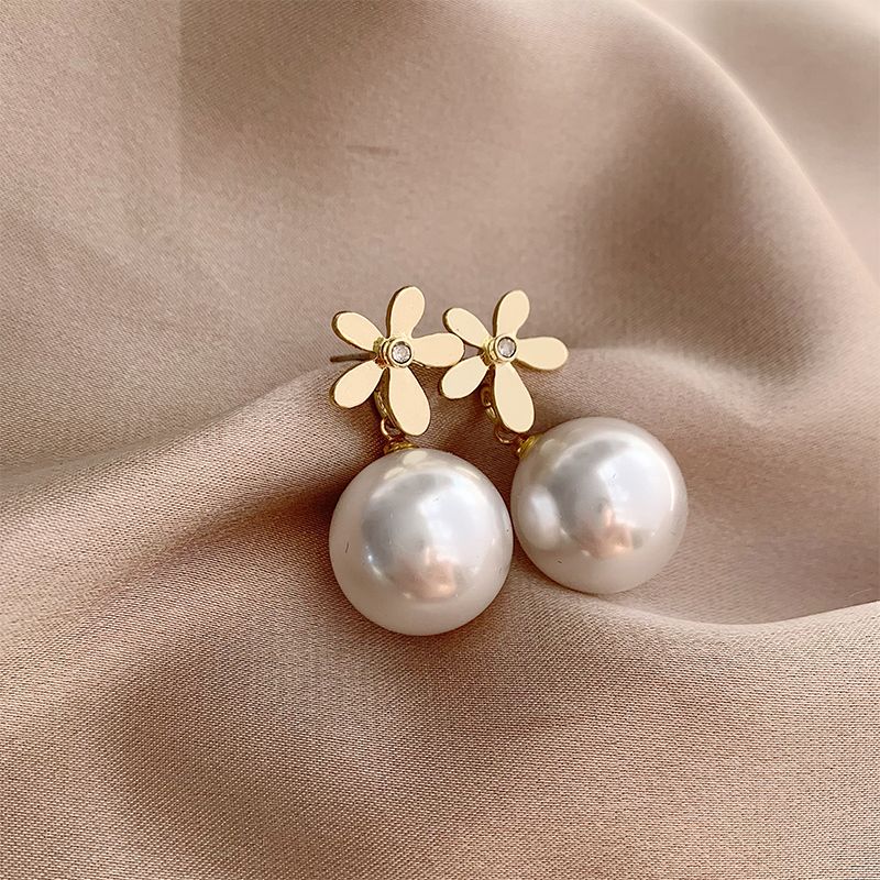 1 Par Elegante Flor Enchapado Embutido Aleación Piedras Preciosas Artificiales Perlas Artificiales Chapado En Oro Pendientes De Gota