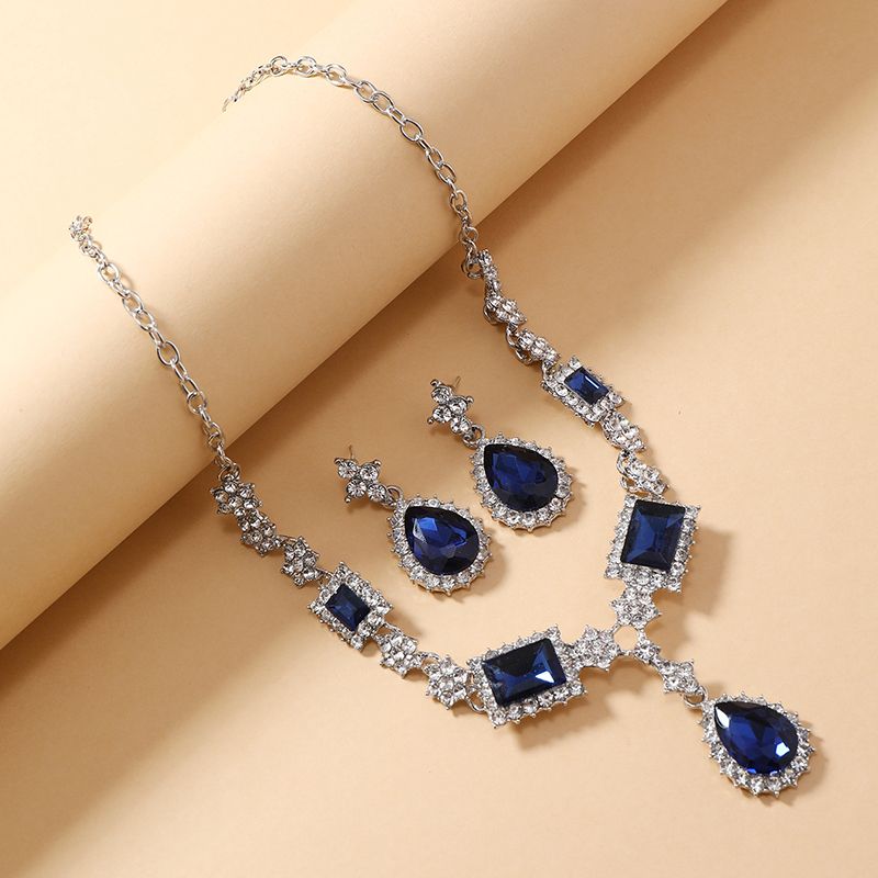 Elegant Luxurious Geometric Alloy Inlay Rhinestones Gold Plated Silver Plated Women's Earrings Necklace