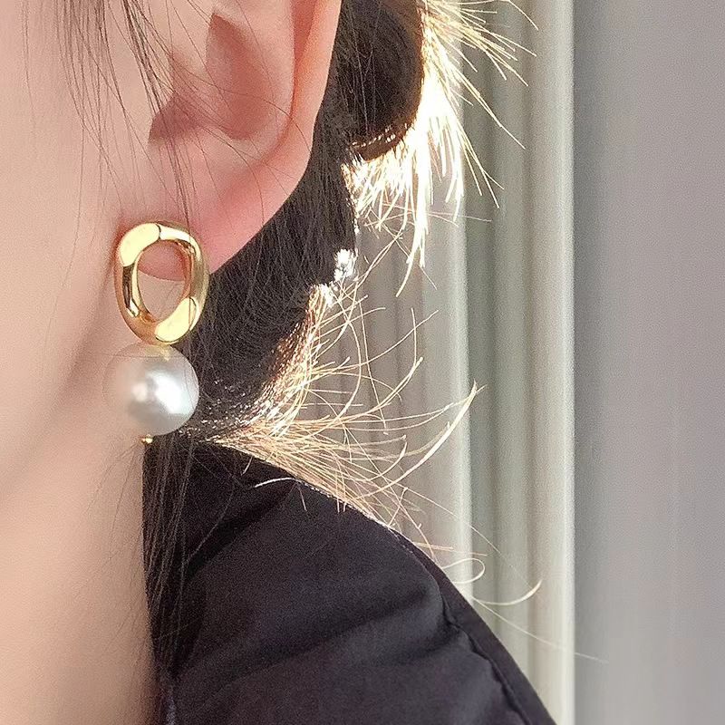 1 Paire Style Simple Géométrique Polissage Placage Alliage De Cuivre Perle Plaqué Or Boucles D'oreilles