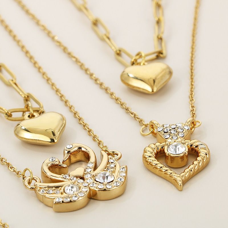 Acero Inoxidable Chapados en oro de 18k Elegante Señora Embutido Letra Forma De Corazón Circón Collares En Capas