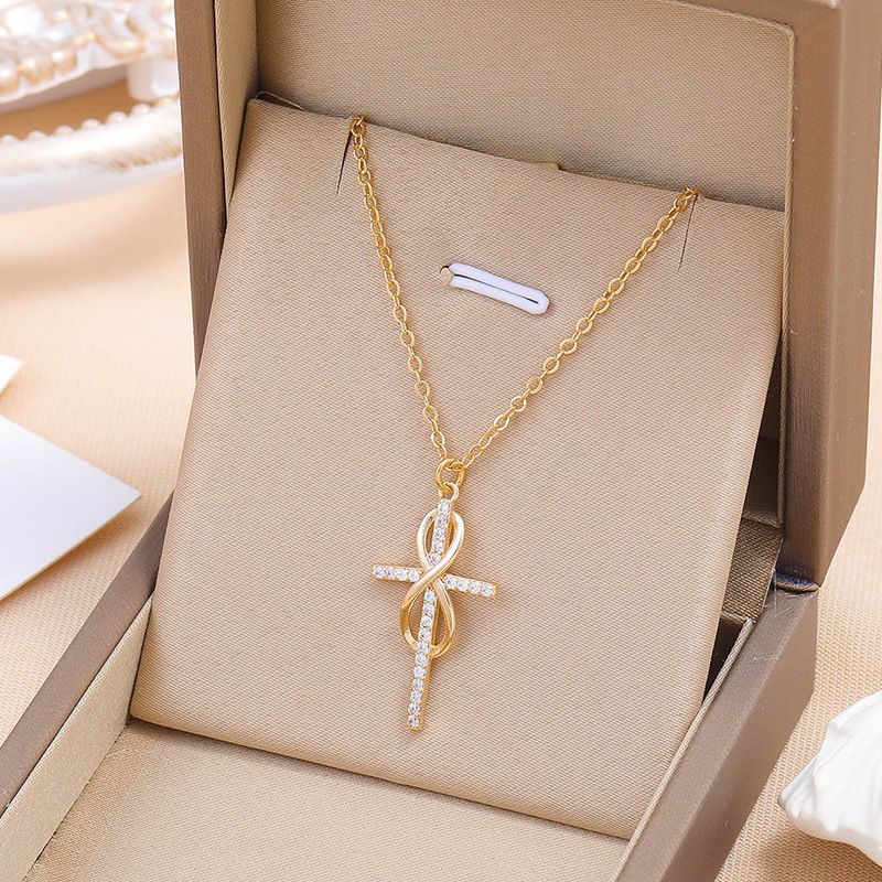 Style Simple Traverser Infini Alliage Le Cuivre Placage Incruster Strass Plaqué Or 18k Femmes Pendentif