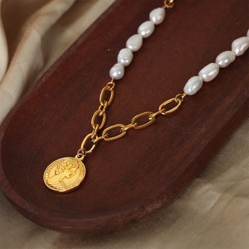 Elegant Vintage-stil Menschlich Brief Süßwasserperle Titan Stahl Perlen Überzug 18 Karat Vergoldet Unisex Halskette Mit Anhänger