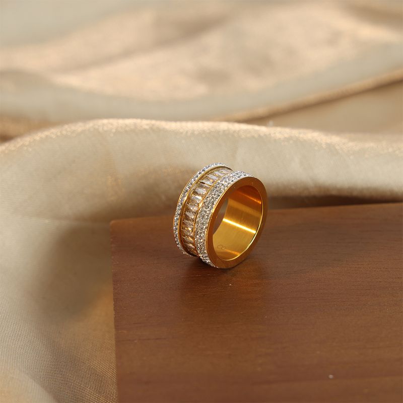 Elegant Einfacher Stil Einfarbig Titan Stahl Überzug Inlay Zirkon 18 Karat Vergoldet Ringe