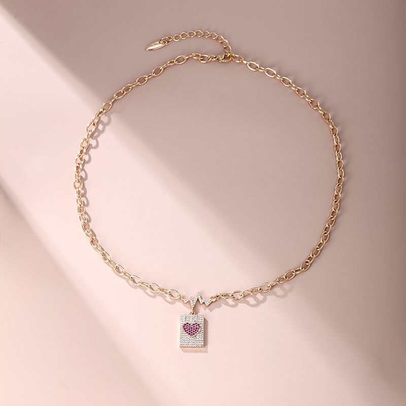 Xuping Glänzend Herzform Kupfer 18 Karat Vergoldet Künstliche Strasssteine Halskette Mit Anhänger In Masse