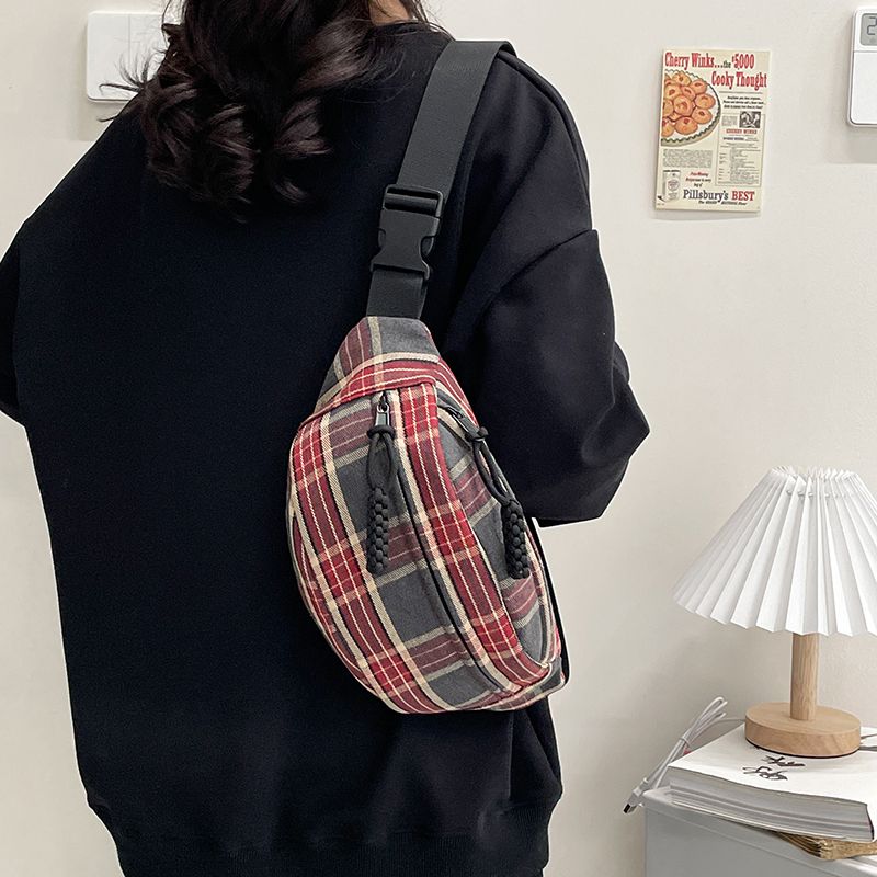 Unisex Nylon Solid Color Vacation Sewing Thread Square Zipper Shoulder Bag