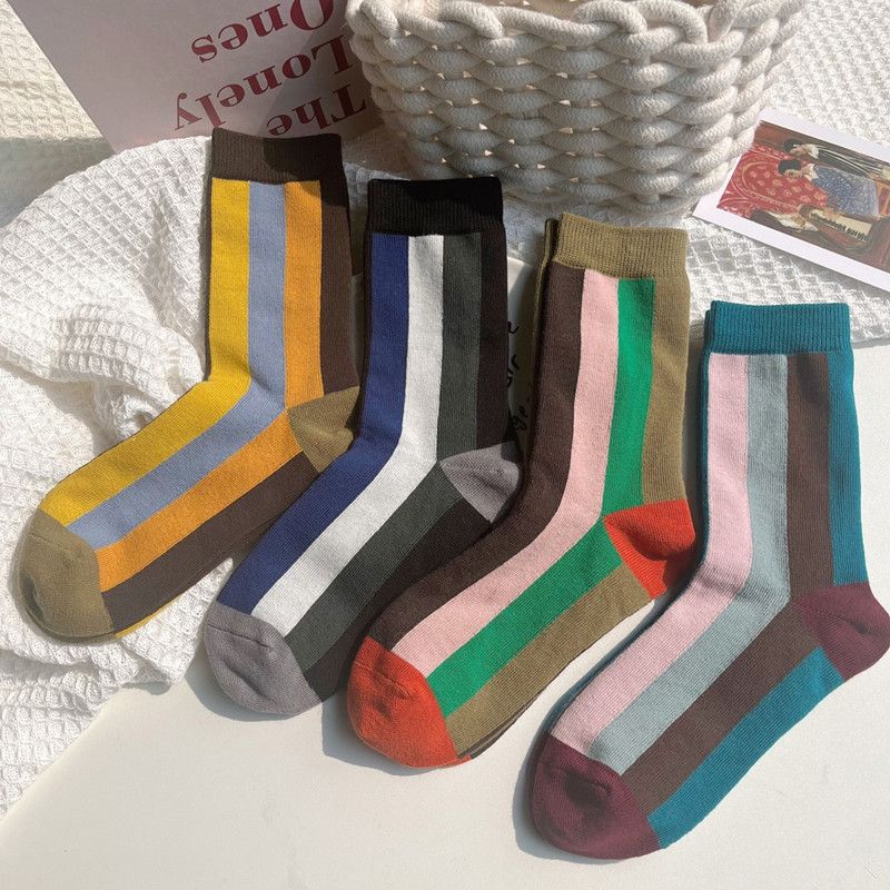 Women's Casual Color Block Cotton Crew Socks A Pair