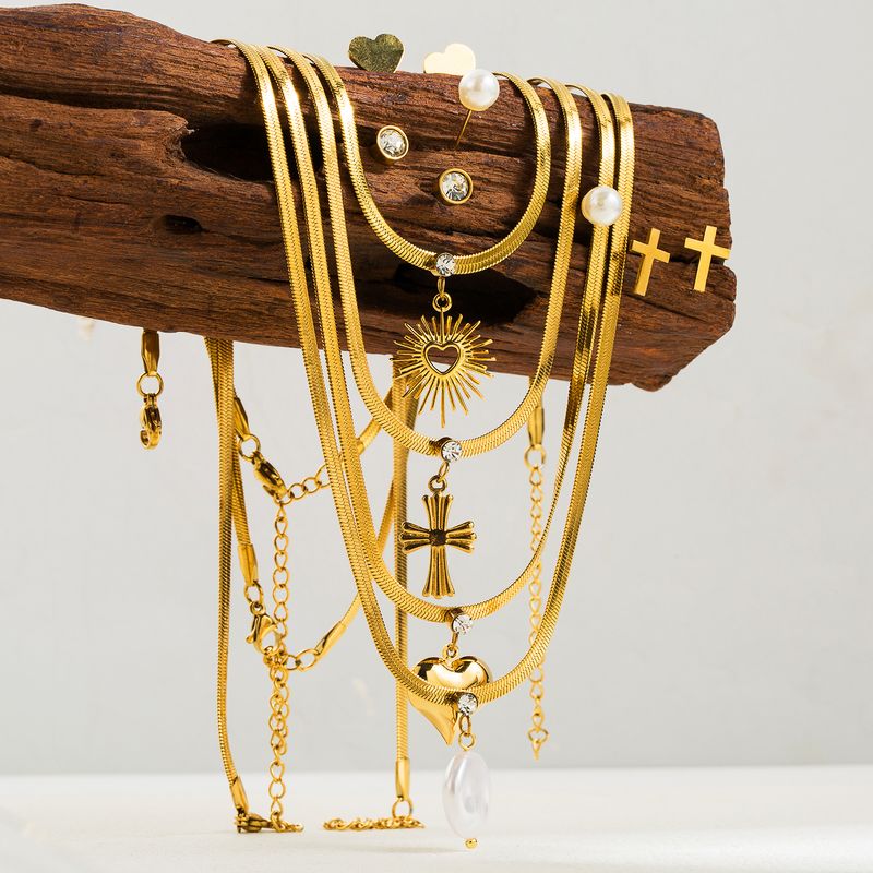 Großhandel Elegant Einfacher Stil Kreuzen Herzform Rostfreier Stahl Überzug Inlay 18 Karat Vergoldet Künstliche Perlen Armbänder Halskette