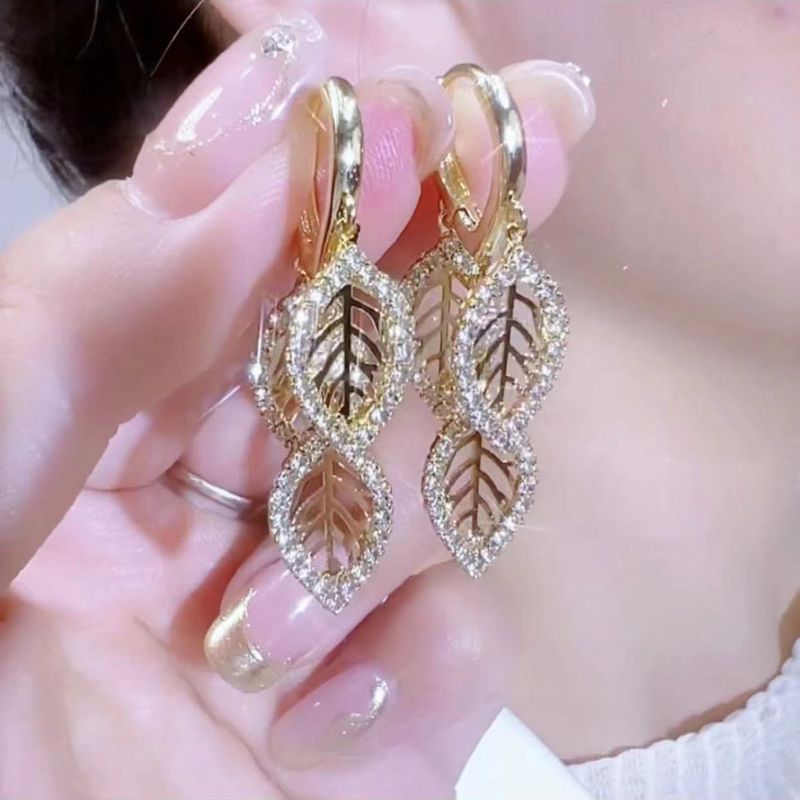 1 Pair Elegant Leaf Inlay Alloy Artificial Crystal Rhinestones Drop Earrings