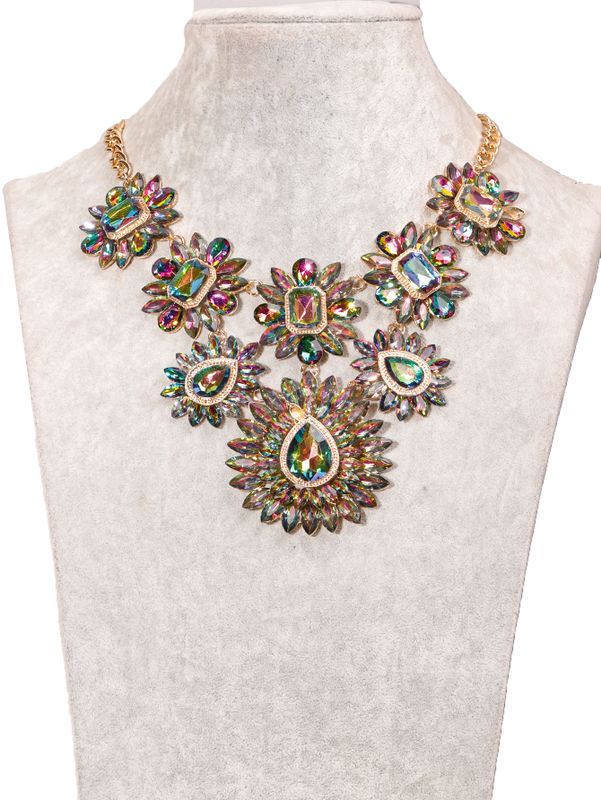 Elegant Glam Luxuriös Geometrisch Legierung Inlay Künstliche Edelsteine Frau Pulloverkette
