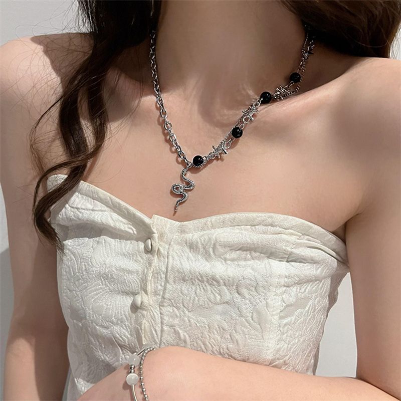 Streetwear Animal Alloy Inlay Rhinestones Women's Pendant Necklace