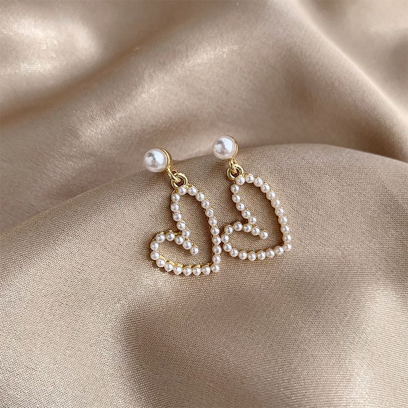 1 Paire Sucré Style Simple Forme De Cœur Placage Alliage Perles Artificielles Plaqué Or Clips D'oreille Boucles D'oreilles