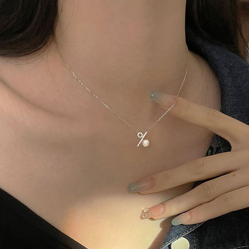 Elegante Color Sólido Perlas De Agua Dulce Plata Esterlina Enchapado Embutido Diamante Plateado Collar Colgante