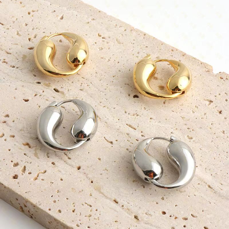 1 Pair Simple Style Water Droplets Solid Color Plating Copper 18k Gold Plated Hoop Earrings