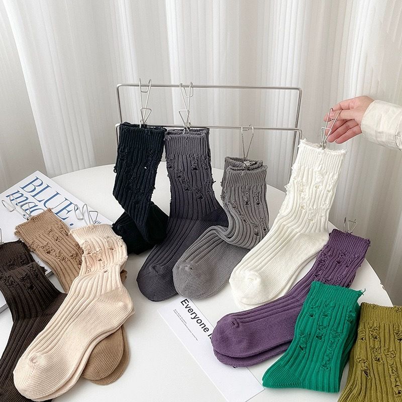 Women's Simple Style Solid Color Cotton Ripped Crew Socks A Pair