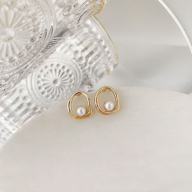 1 Pair Simple Style Classic Style Round Plating Inlay Alloy Pearl Gold Plated Ear Studs