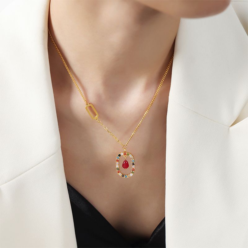 Großhandel Lässig Elegant Kreis Oval Achat Titan Stahl Überzug Inlay 18 Karat Vergoldet Künstlicher Diamant Halskette Mit Anhänger