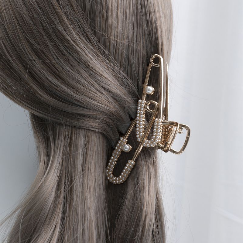 Women's Simple Style Solid Color Metal Plating Hair Claws