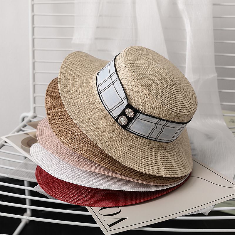 امرأة أسلوب بسيط يسافر يوميا الى العمل كتلة اللون رقعة قماشية طنف مسطح قبعة من القش