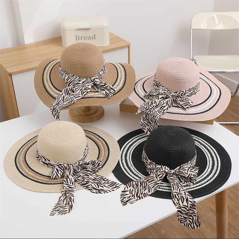 Women's Elegant Simple Style Color Block Printing Flat Eaves Straw Hat