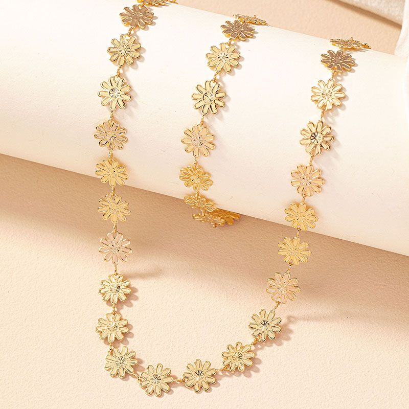 Klassisch Einfacher Stil Einfarbig Gänseblümchen Legierung Überzug Vergoldet Frau Armbänder Halskette