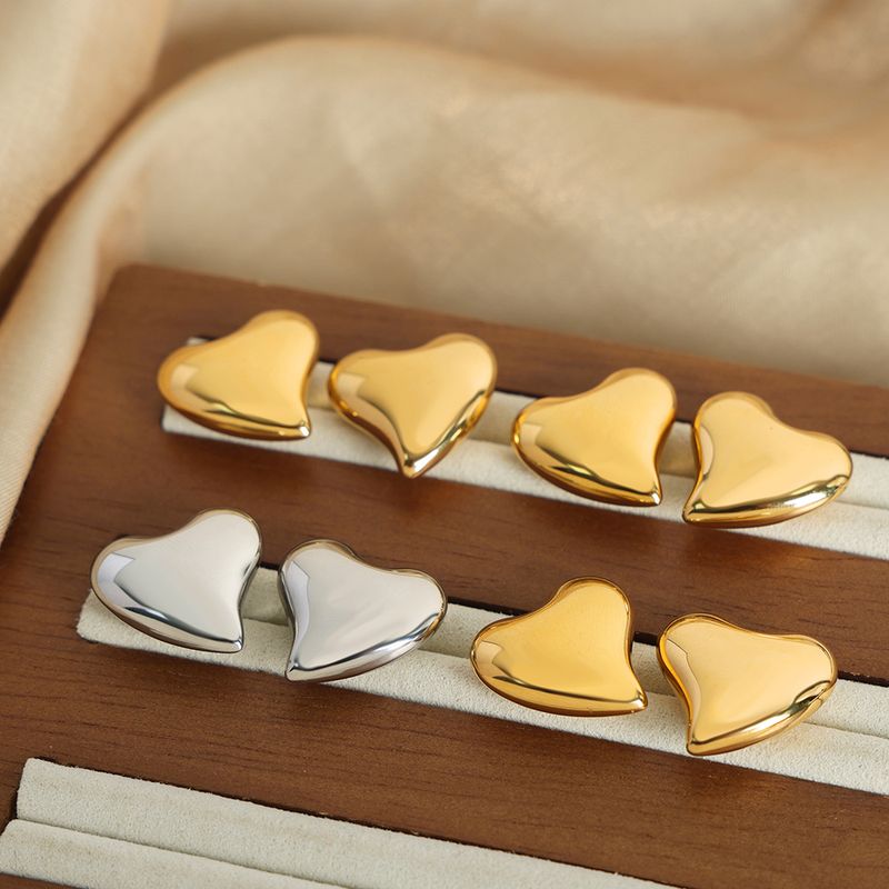 1 Pair Casual Elegant Simple Style Heart Shape Plating Titanium Steel 18k Gold Plated Ear Studs