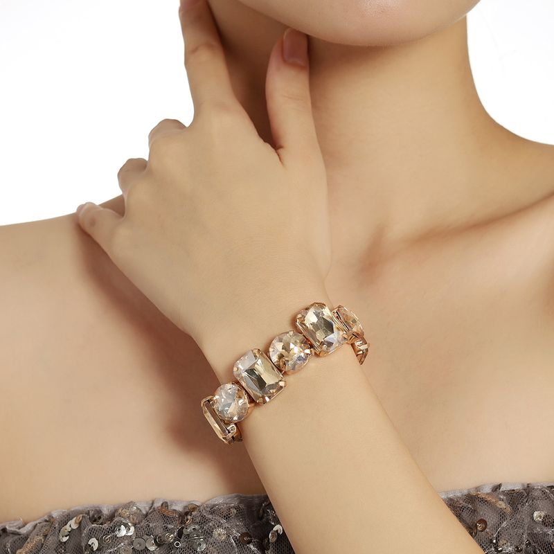 Glam Luxuriös Runden Quadrat Herzform Künstlicher Kristall Legierung Großhandel Armbänder