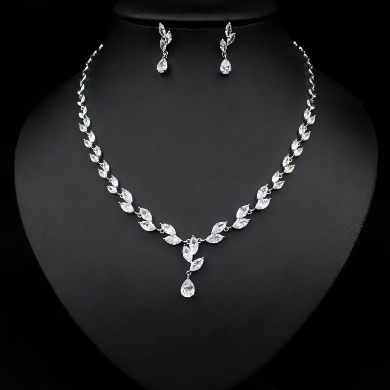 Elegant Solid Color Stainless Steel Copper Plating Inlay Zircon White Gold Plated Silver Plated Jewelry Set