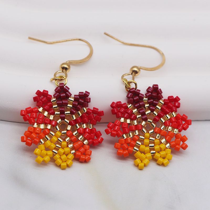 1 Pair Simple Style Classic Style Snowflake Handmade Plating Glass Gold Plated Drop Earrings