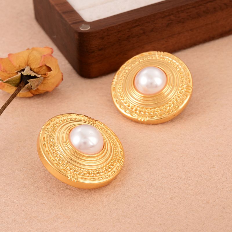 1 Pair Elegant French Style Round Copper Pearl 18k Gold Plated Ear Studs