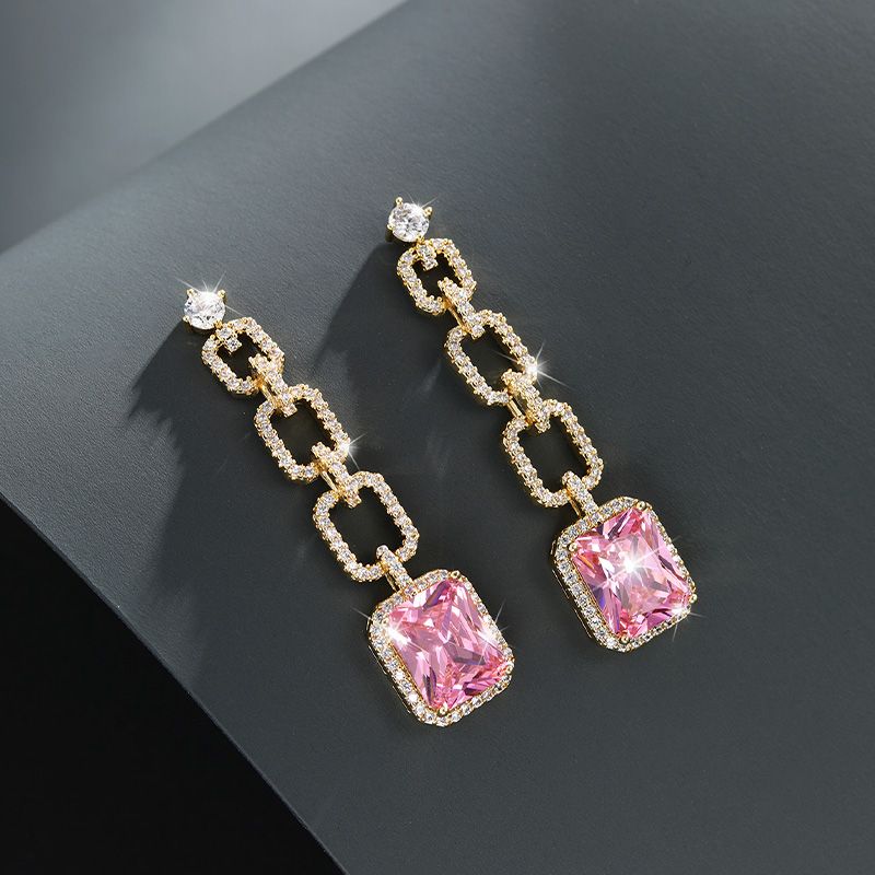 1 Paire Glamour Xuping Brillant Carré Placage Incruster Alliage Alliage De Cuivre Pierres Précieuses Artificielles Plaqué Or 14k Boucles D'oreilles