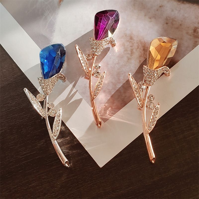 Sweet Flower Alloy Plating Inlay Artificial Crystal Women's Brooches