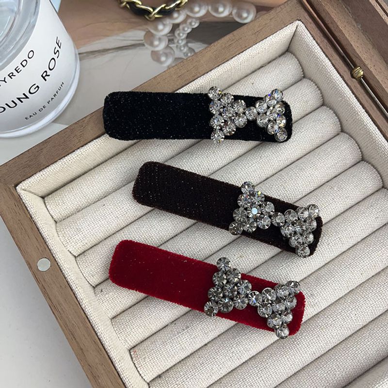Women's Retro Bow Knot Velvet Material 80% Polyester 20% Spandex M: About 0.463kg Inlay Rhinestones Hair Clip
