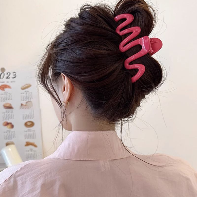 Women's Elegant Simple Style Waves Arylic Plastic Polishing Three-dimensional Hair Claws