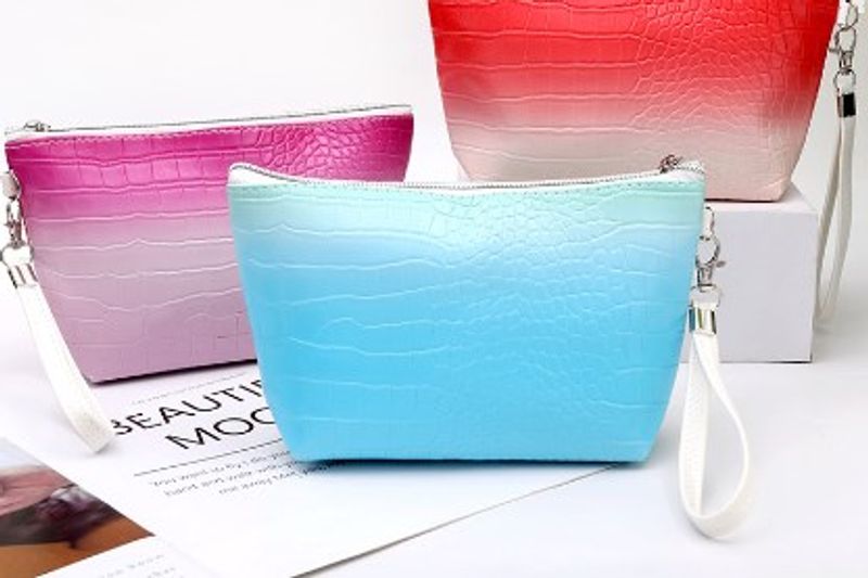 Women's Pu Leather Gradient Color Crocodile Vintage Style Shell Zipper Cosmetic Bag Wash Bag
