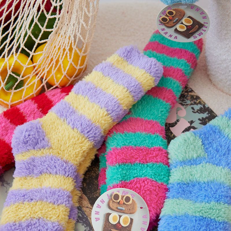 Women's Sweet Stripe Polyester Jacquard Crew Socks A Pair