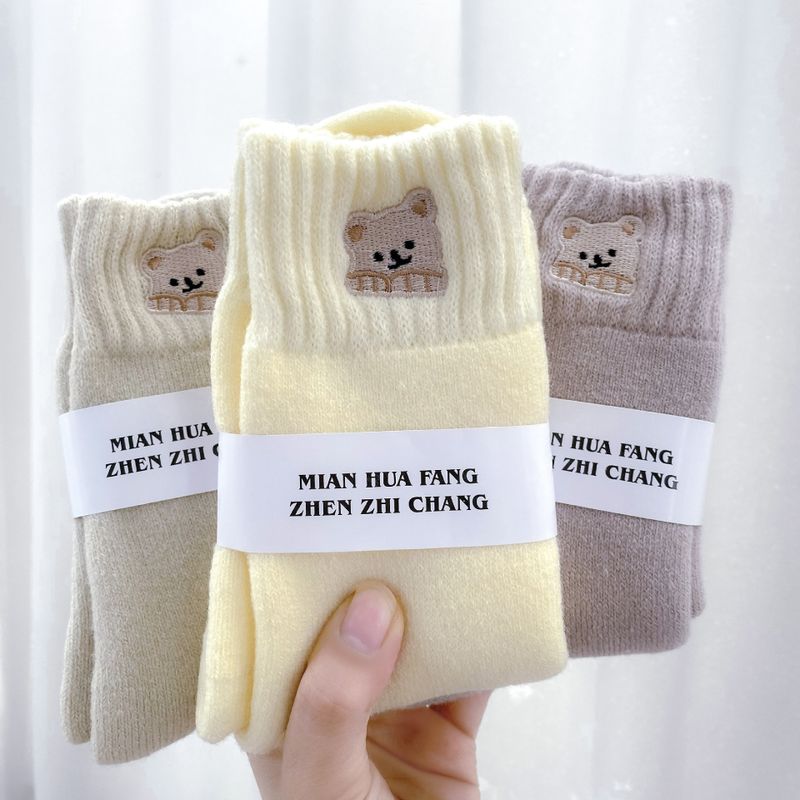 Frau Einfacher Stil Einfarbig Polyacrylnitril-faser Crew Socken Ein Paar