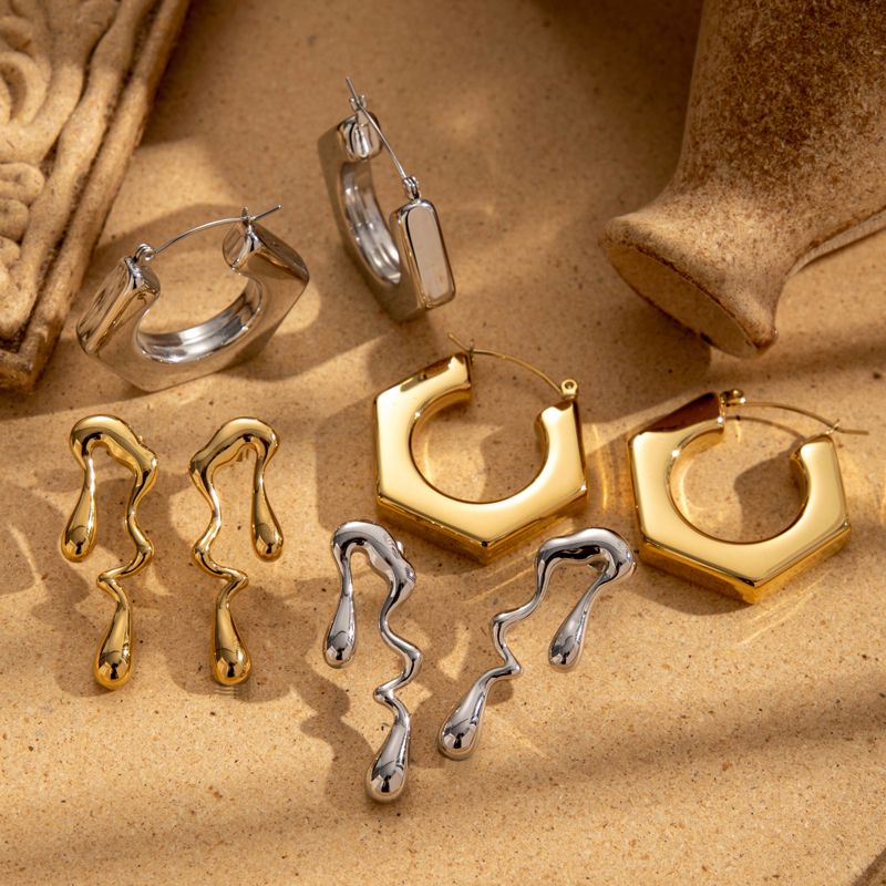 1 Paar Einfacher Stil Irregulär Überzug Metall Rostfreier Stahl 18 Karat Vergoldet Ohrringe