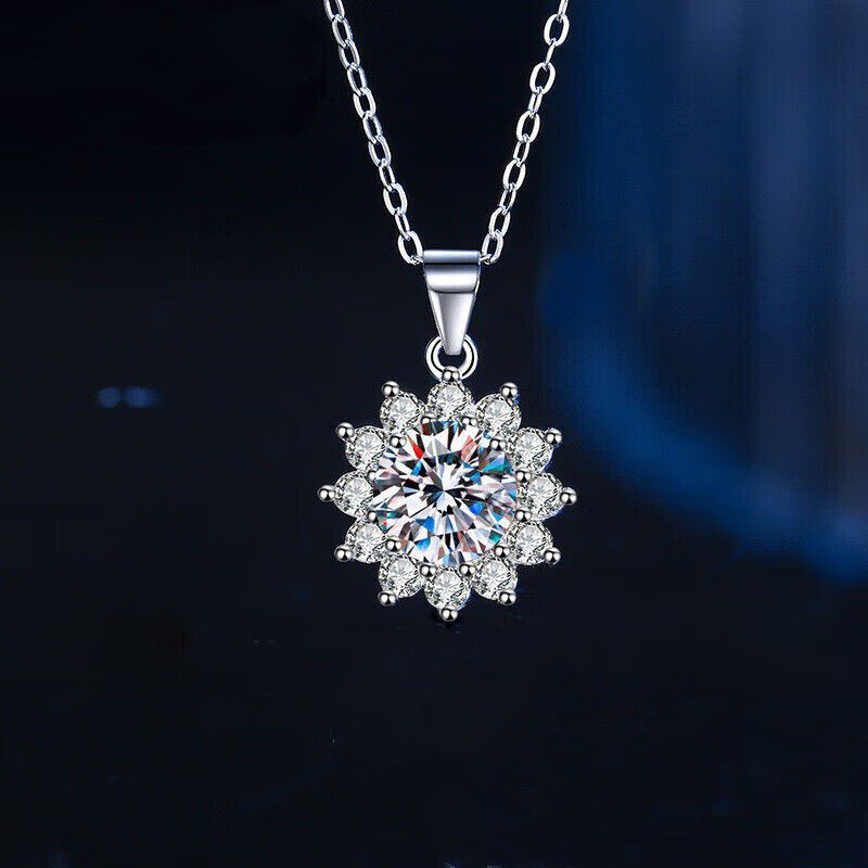 Elegant Luxurious Solid Color Sterling Silver Gra Plating Inlay Moissanite 18k Gold Plated Pendant Necklace