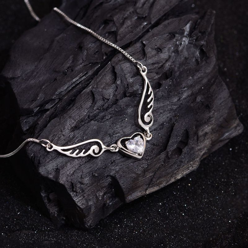 Einfacher Stil Herzform Kupfer Inlay Künstliche Edelsteine Halskette Mit Anhänger